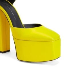BEBE-Yellow-Sandals -Giuseppe Zanotti Shop E060009019 E 1 1