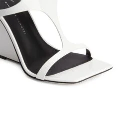 TUTANKAMON-White-Sandals -Giuseppe Zanotti Shop E200037002 E 1