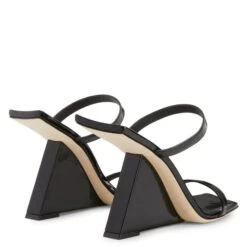 LILII BOREA-Black-Sandals 10 LILII BOREA-Black-Sandals -Giuseppe Zanotti Shop E200053001 D 1 1