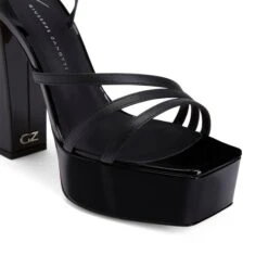 FLAVIENNE-Black-Sandals -Giuseppe Zanotti Shop E300036005 E 1 1